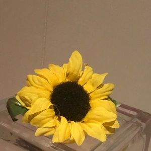 Homemade sunflower clips